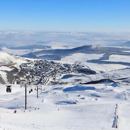 Apartment Superbesse - 300m Pistes & - App 6 Pers Besse-et-Saint-Anastaise